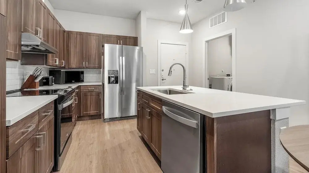 Landing Apartments near Navarro ISD