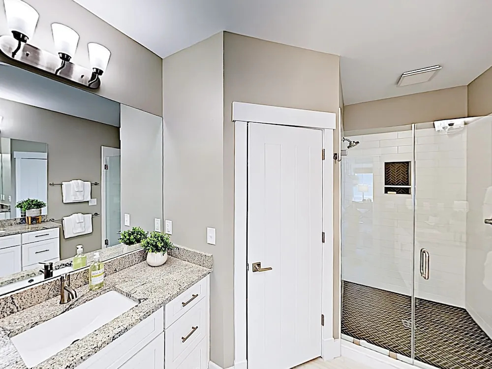 New Listing! Weaver: A Modern Lake Louise Gem 4 Bedroom Home