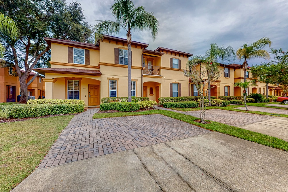 Sunny Oasis Townhouse in Davenport With Resort Amenities, Near Disney