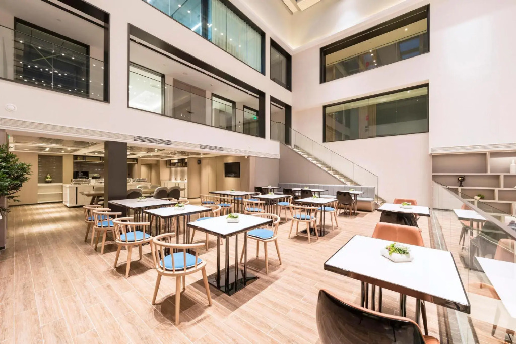 Atour Hotel Zhengzhou CBD Zhongzhou Avenue