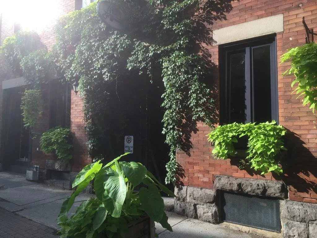 Sir Montcalm Gite B&B