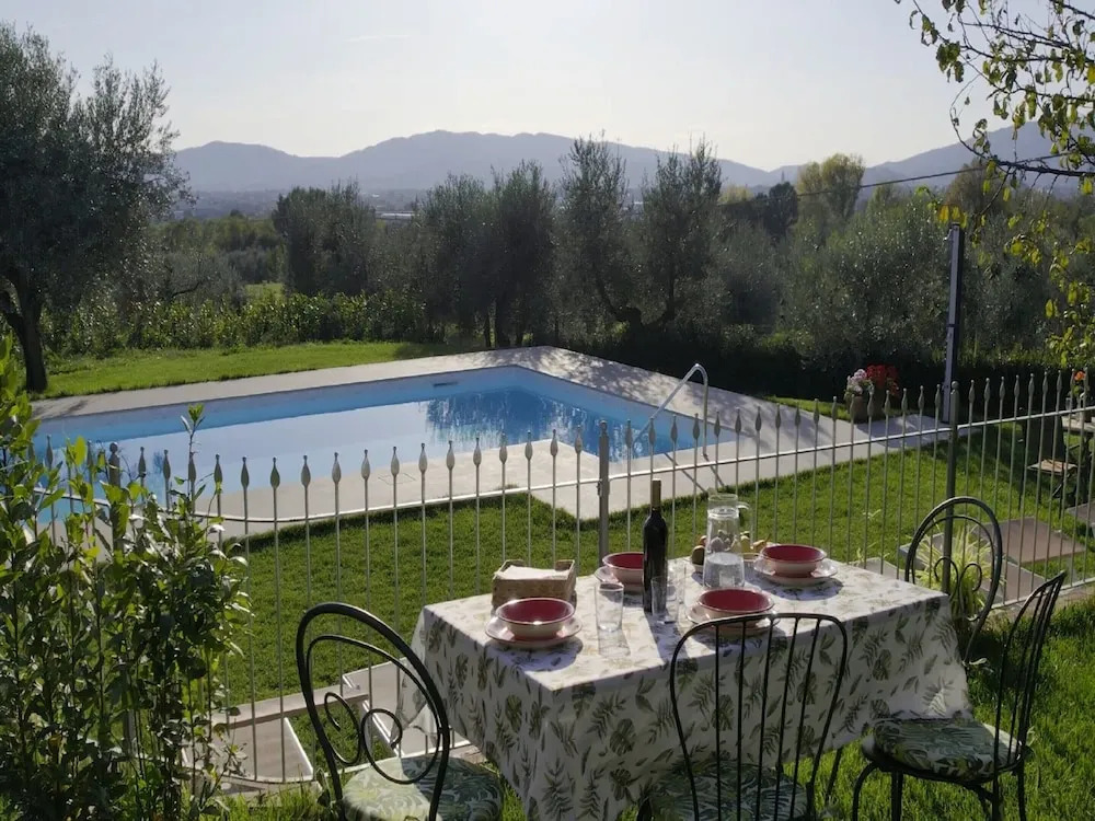 Simplistic Holiday Home in Pistoia With Terrace & Garden