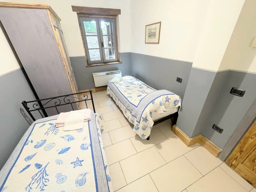 Apt 6 - Enjoy a Relaxing Time in a Romantic Setting, 0.7 Kms/spoleto Centre