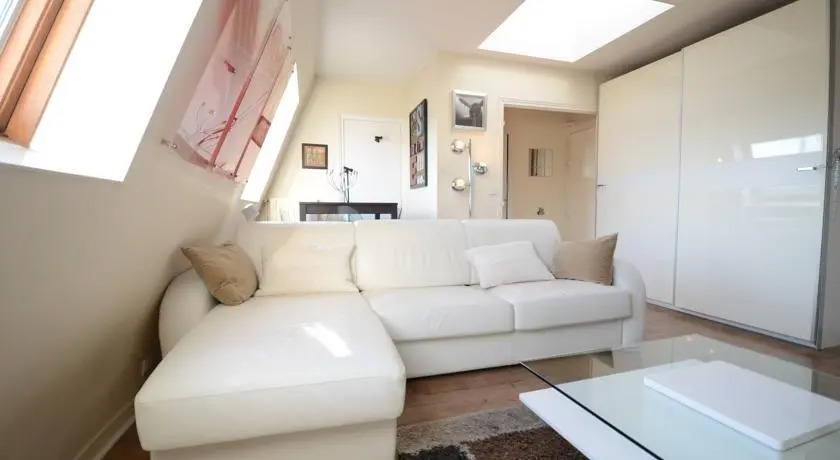 Friendly Rentals Gare du Nord View Apartment
