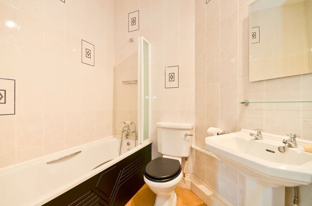 Imposing 2-bed House in Newport