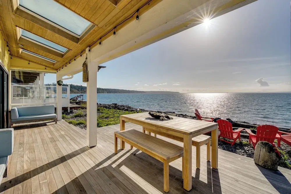 Whale Watch & Relax Fireside: Puget Sound Gem!