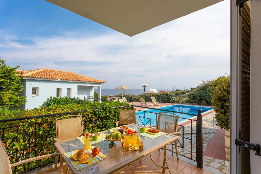 Skala Villa Yellow