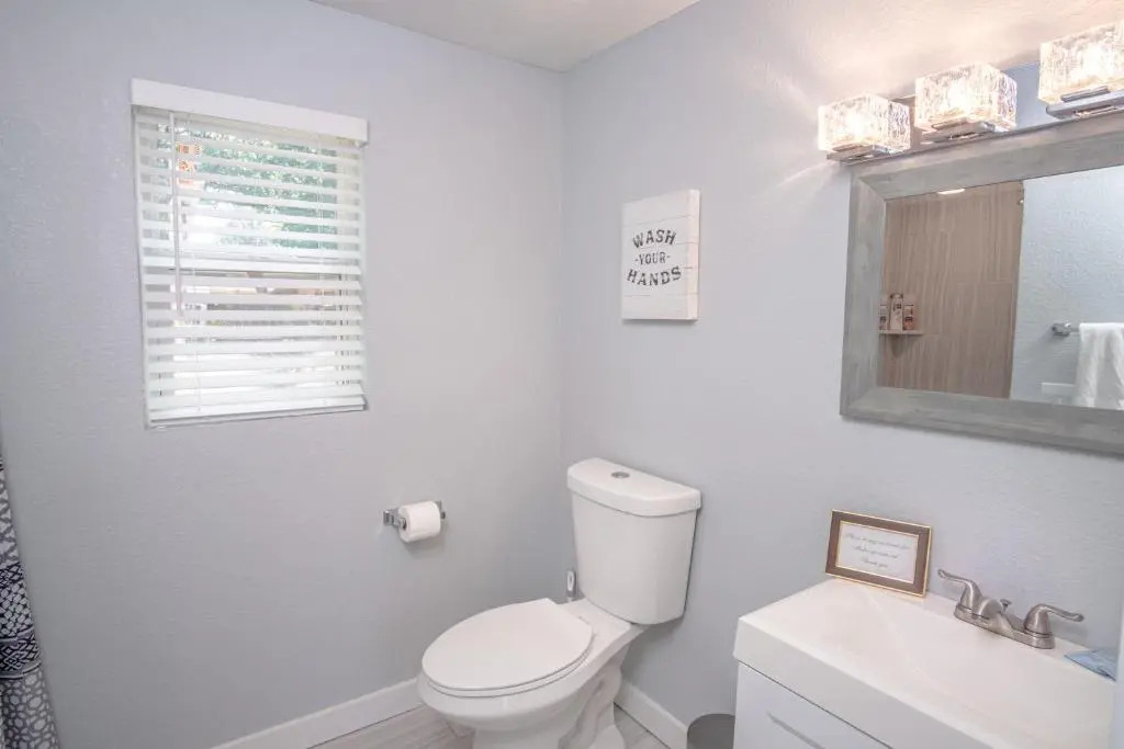 Remodeled Vintage Charm 1br/1ba Apt Close to DT