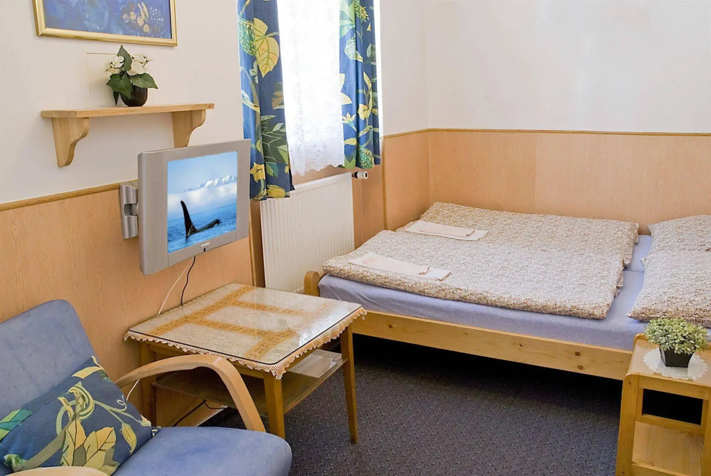 Alice Apartment House