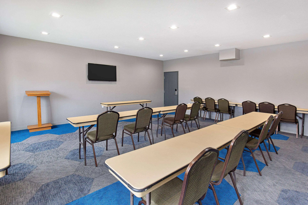 Microtel Inn & Suites by Wyndham Manchester - Newly Renovated
