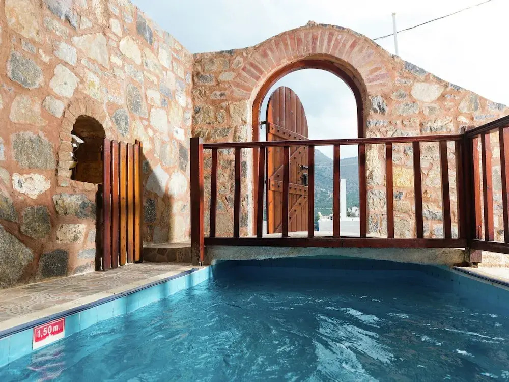 Traditional Apartment in Elounda
