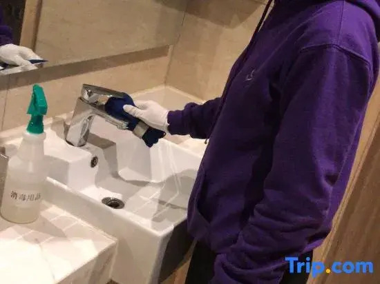 Y Hotel (Xi'an North High-speed Railway Station Fengcheng 12th Road Subway Station)