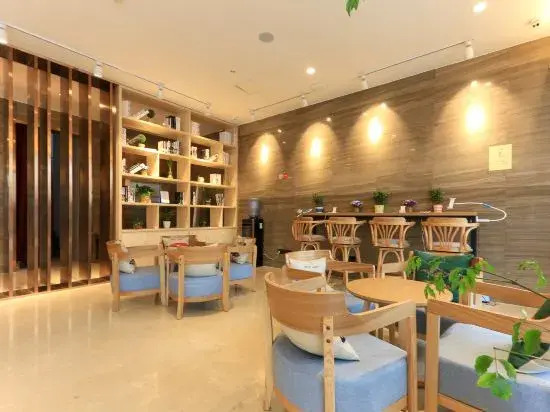 Qin Shuju Hotel (Hengdian World Studios Qin Palace)
