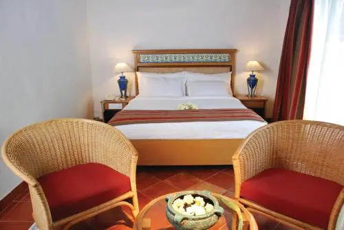 Leonia Holistic Destination