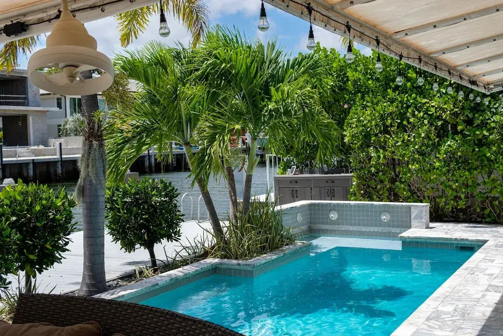 Casa Flamingo Intracoastal Front with Heated Pool