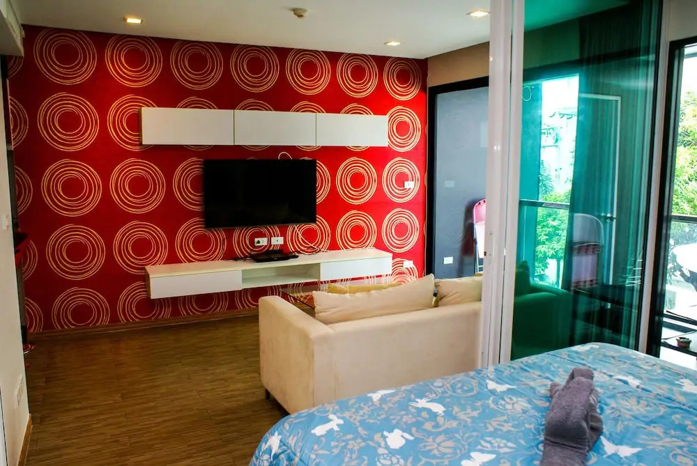 Sixty Six Pattaya Beach Road Apartment