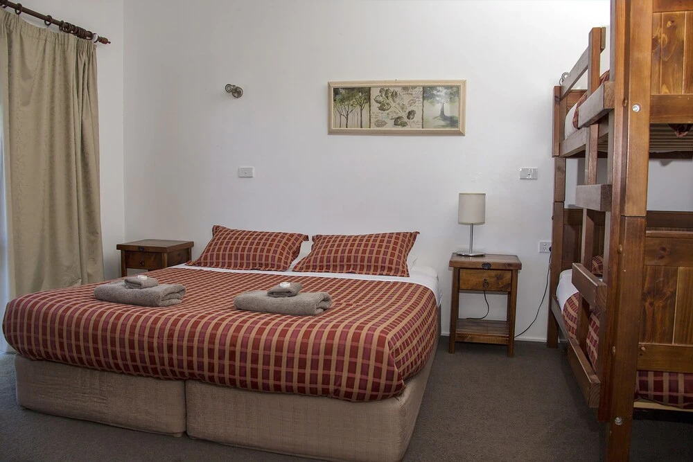 Delatite Apartments - Timbertop and Fir