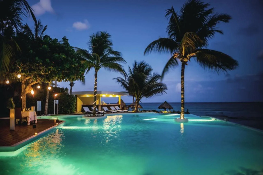 The Beachfront by The Fives Hotels - A la Carte All Inclusive Adults Only
