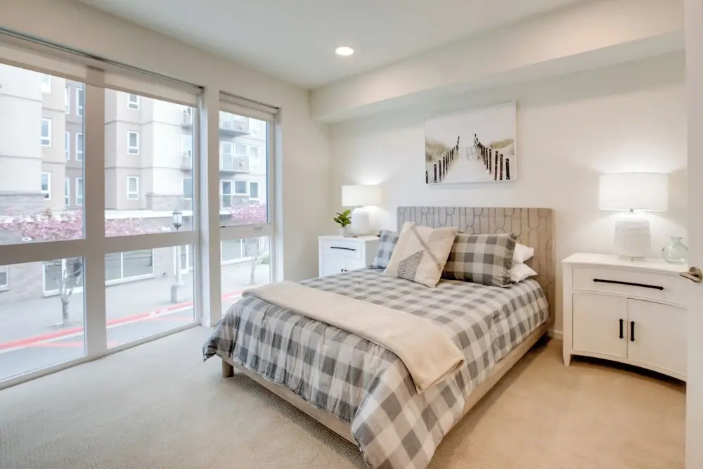 Luxe Seaside Vacation Rental: Walk Downtown!