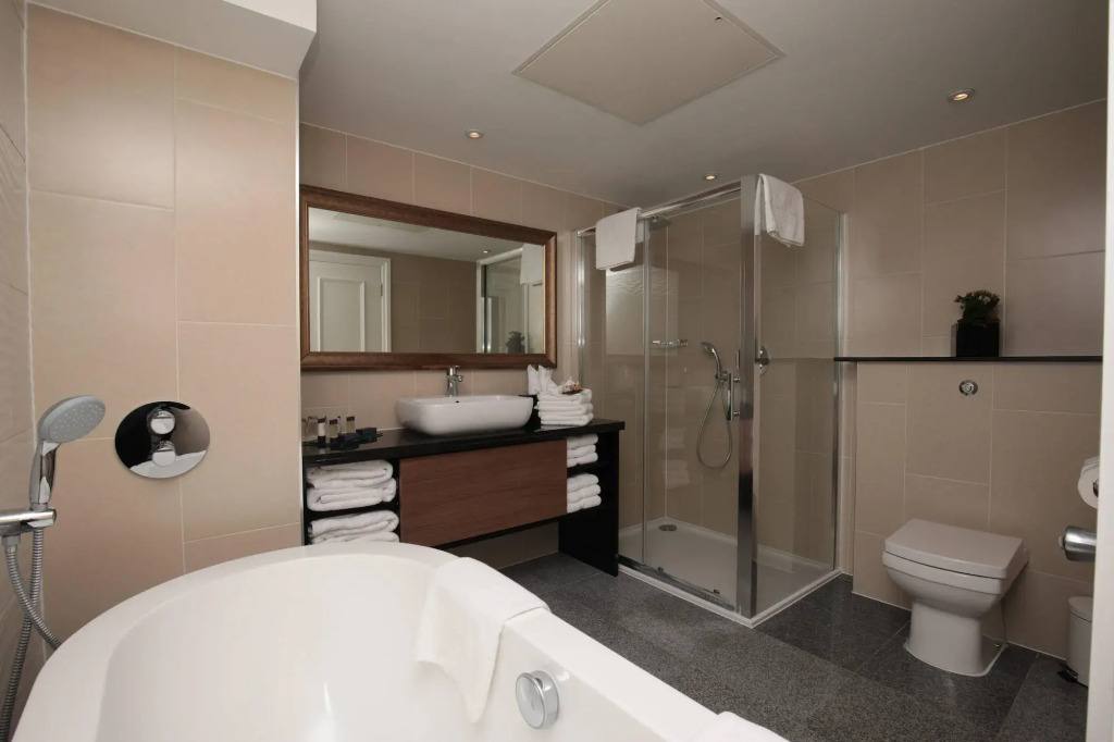 Renaissance London Heathrow Hotel