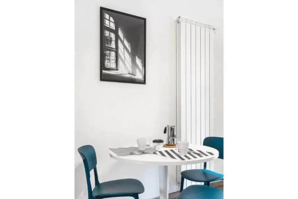 JOIVY Bright Apartment in De Angeli near Subway