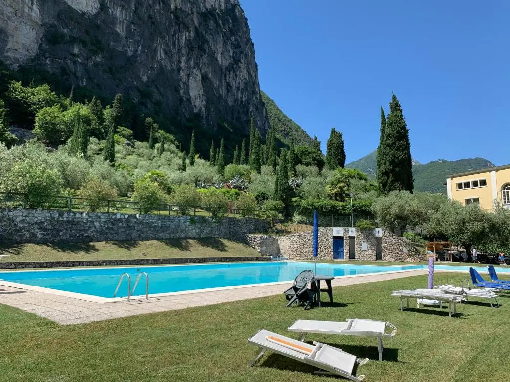 Sky&Pool Dom