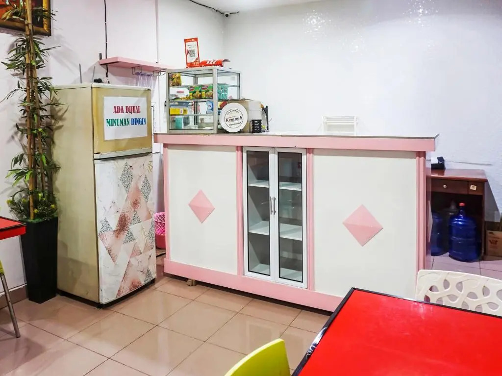 RedDoorz At Homestay Madu Makassar