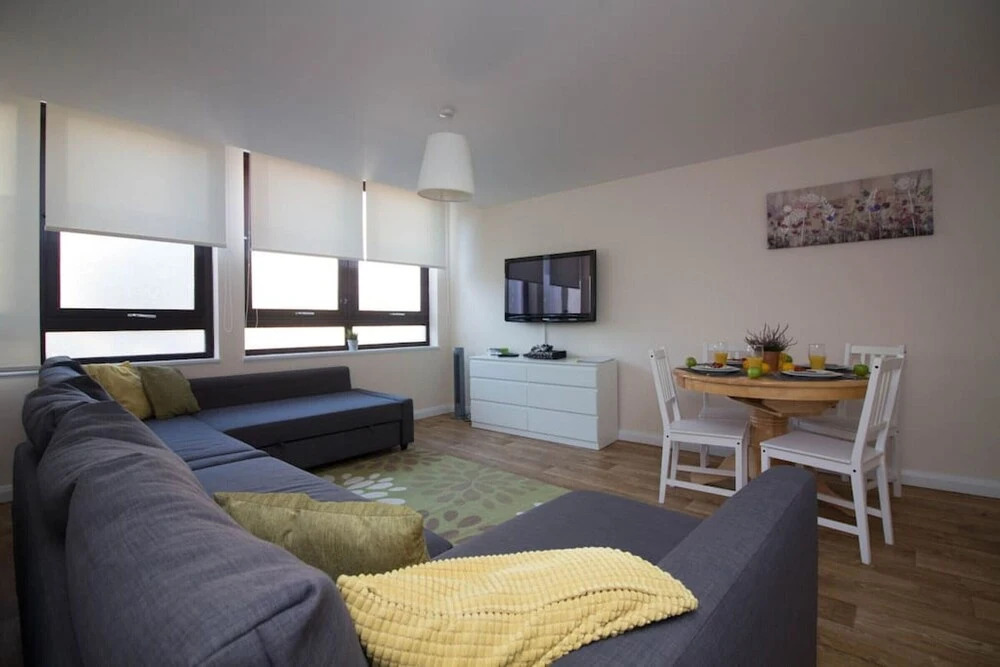 StayZo Castle Point 6 Apartment - Premier Lodge