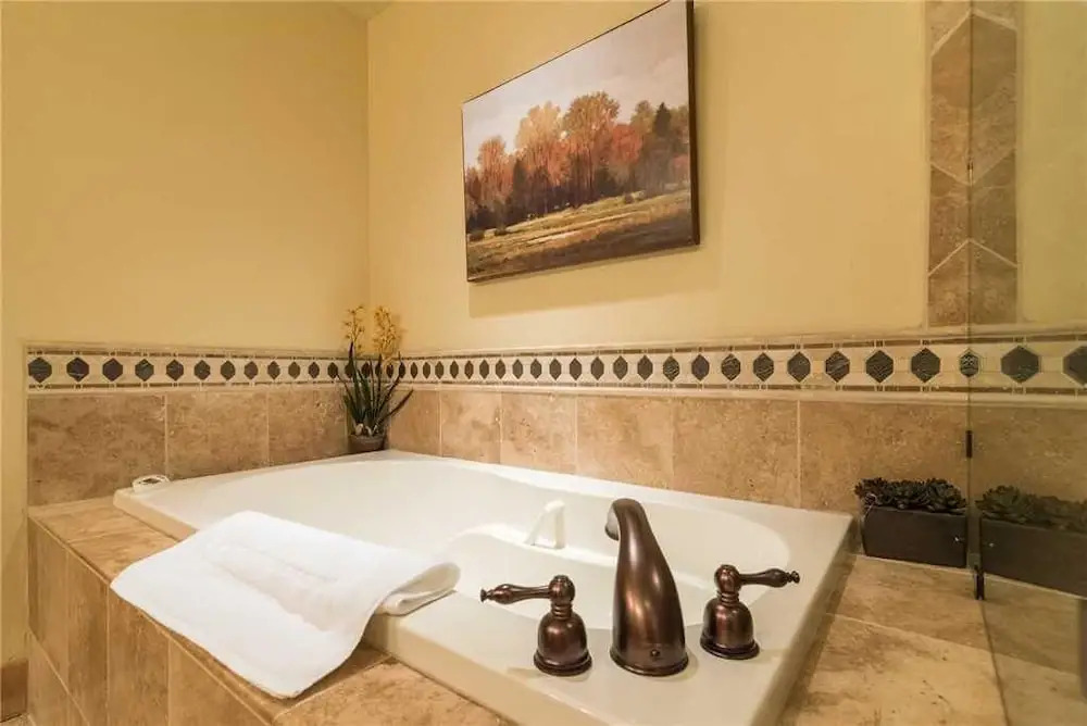 6307 Bear Lodge, Trappeur's Crossing Apartment 3