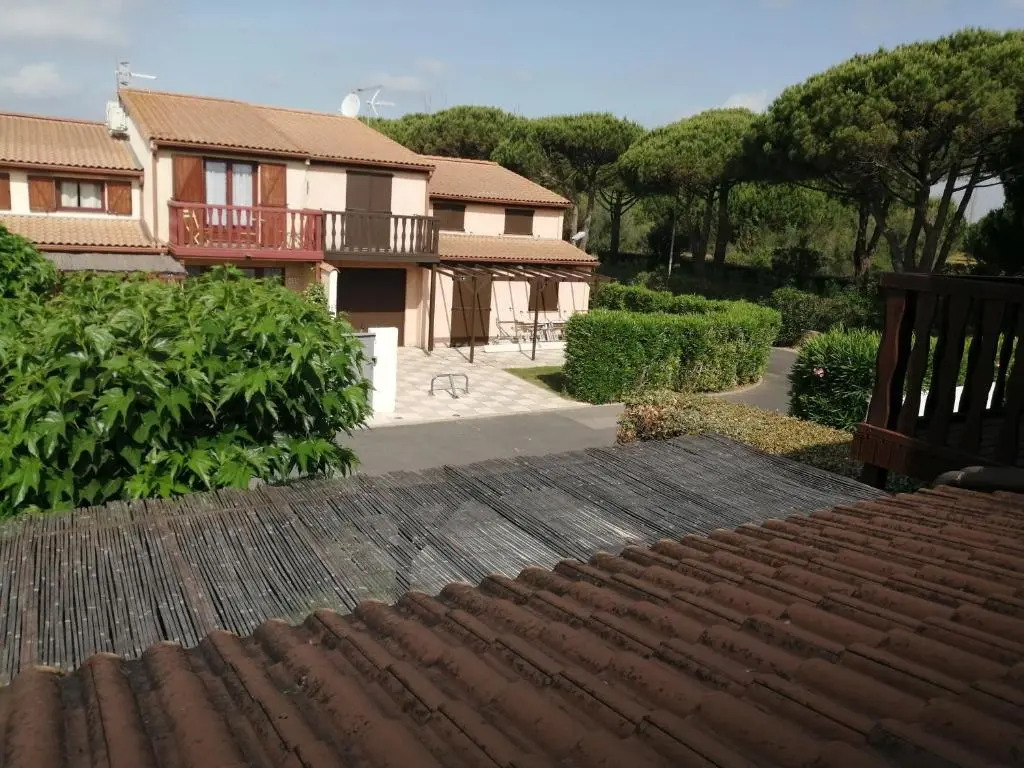 Domaine de vacances à 600m de la plage, villa climatisée 3 chambres 7 couchages WIFI animations piscines en suppléments LRTAMJ36