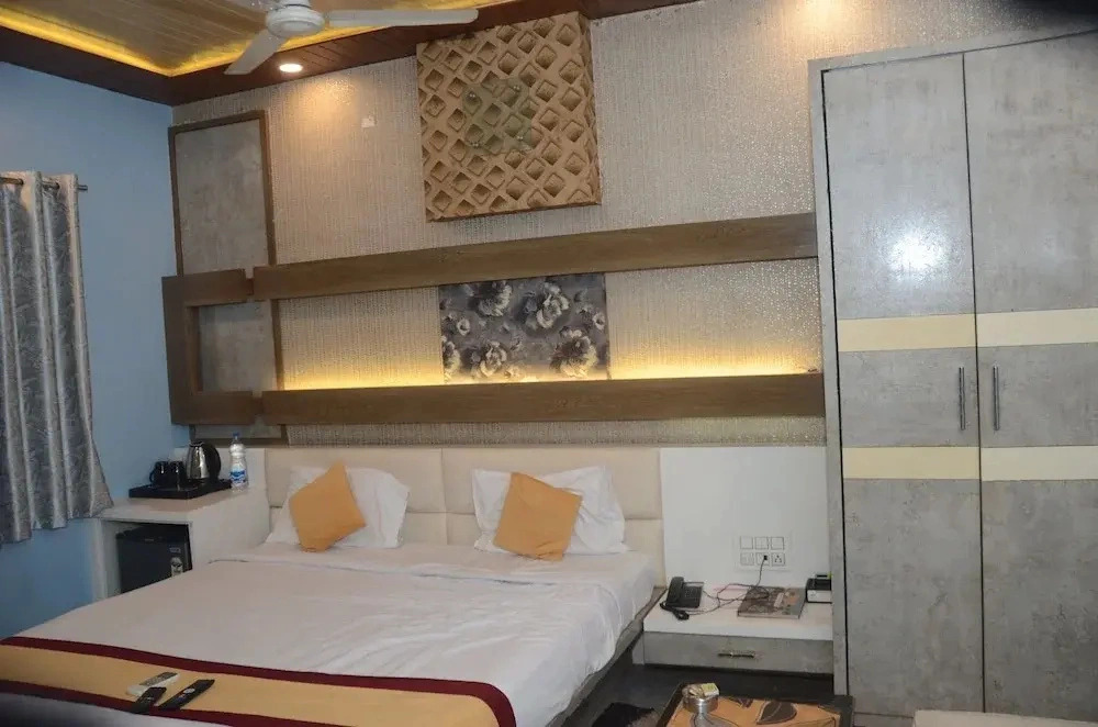 Hotel Raj Palace