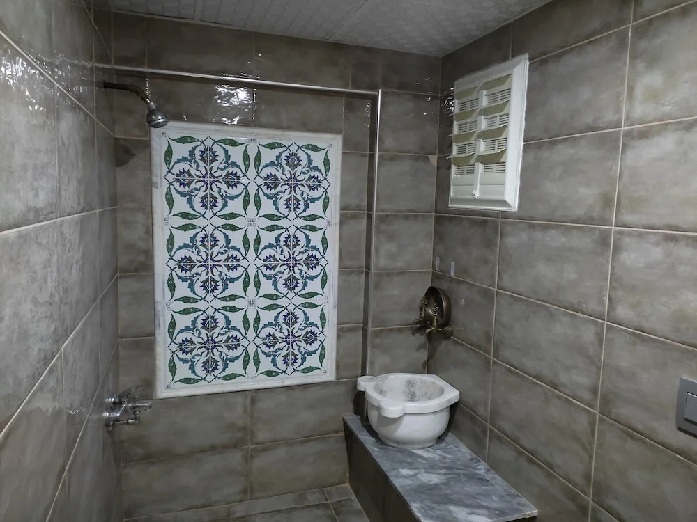 Ozturk Hotel