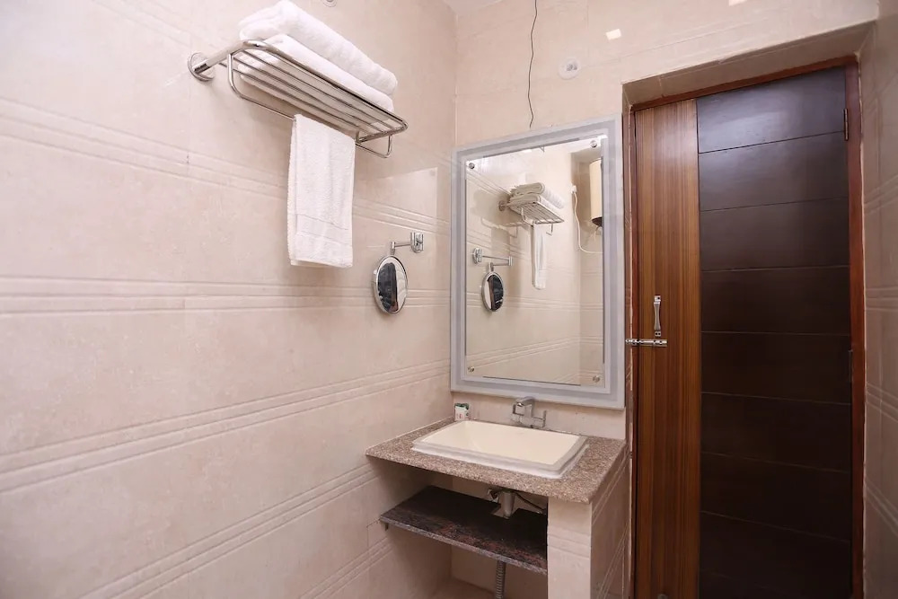 OYO 10448 Green View Home Stay