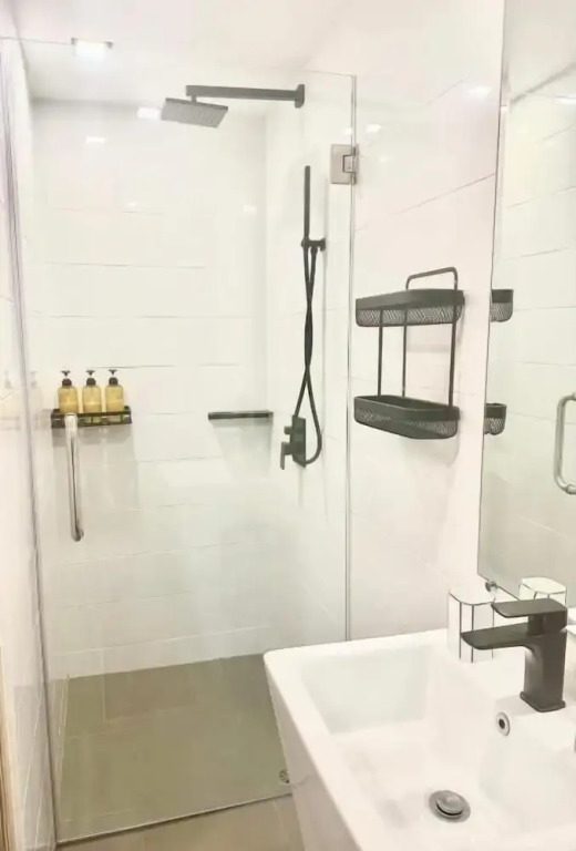 1BR Loft Pool Gym  Walk to Naiharn C181