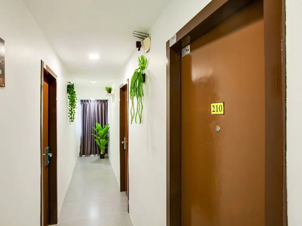 988 Hotel