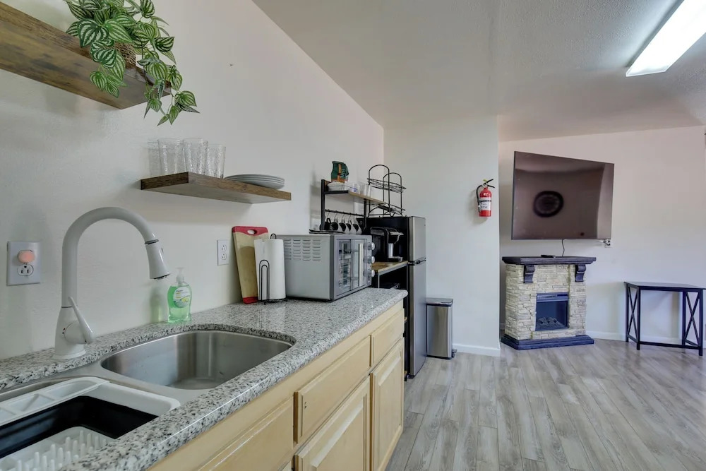 California Vacation Rental with Hot Tub & Patio
