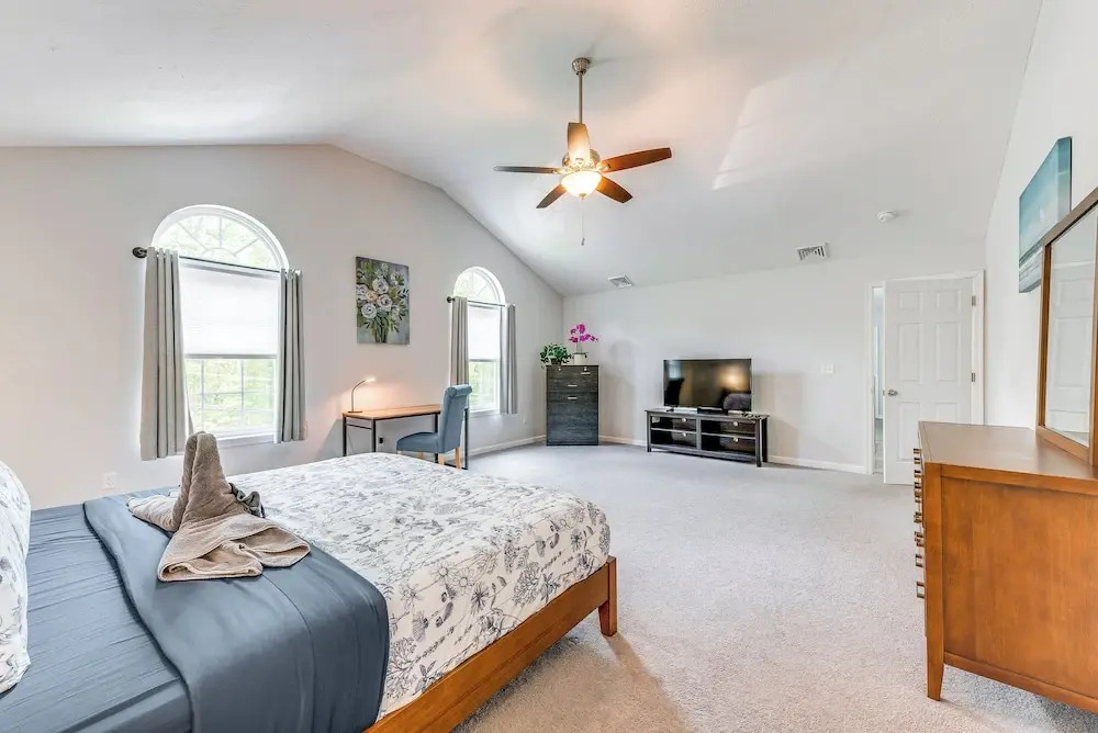 Walk to Beach: Family-friendly Arrowhead Lake Home