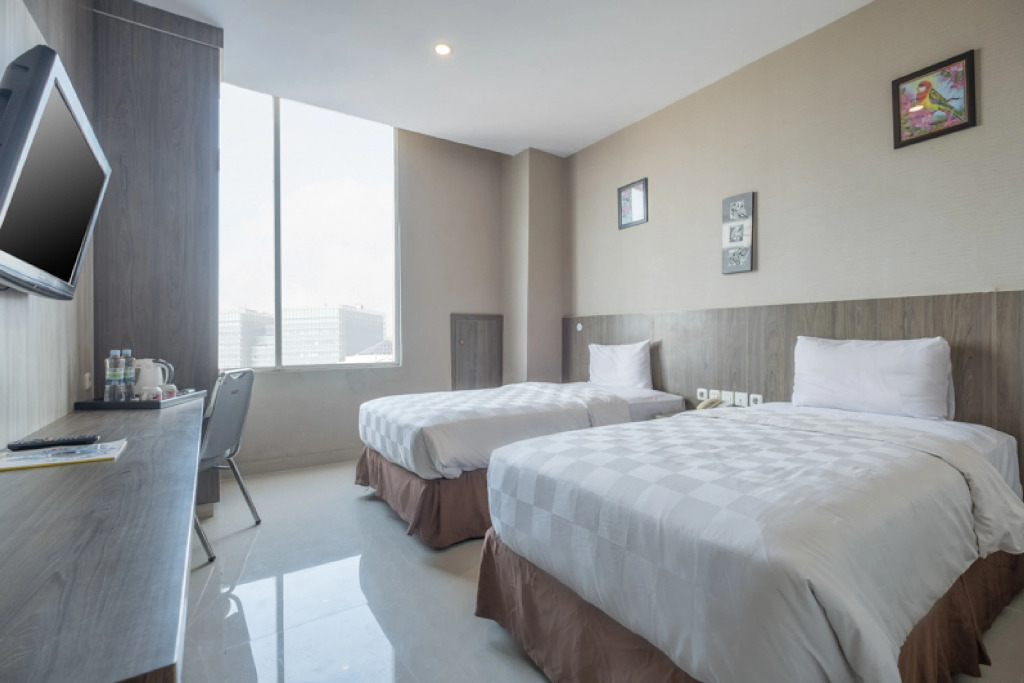 Sans Hotel Lynt Makassar