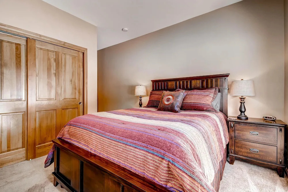 One Breck Place Imperial 25