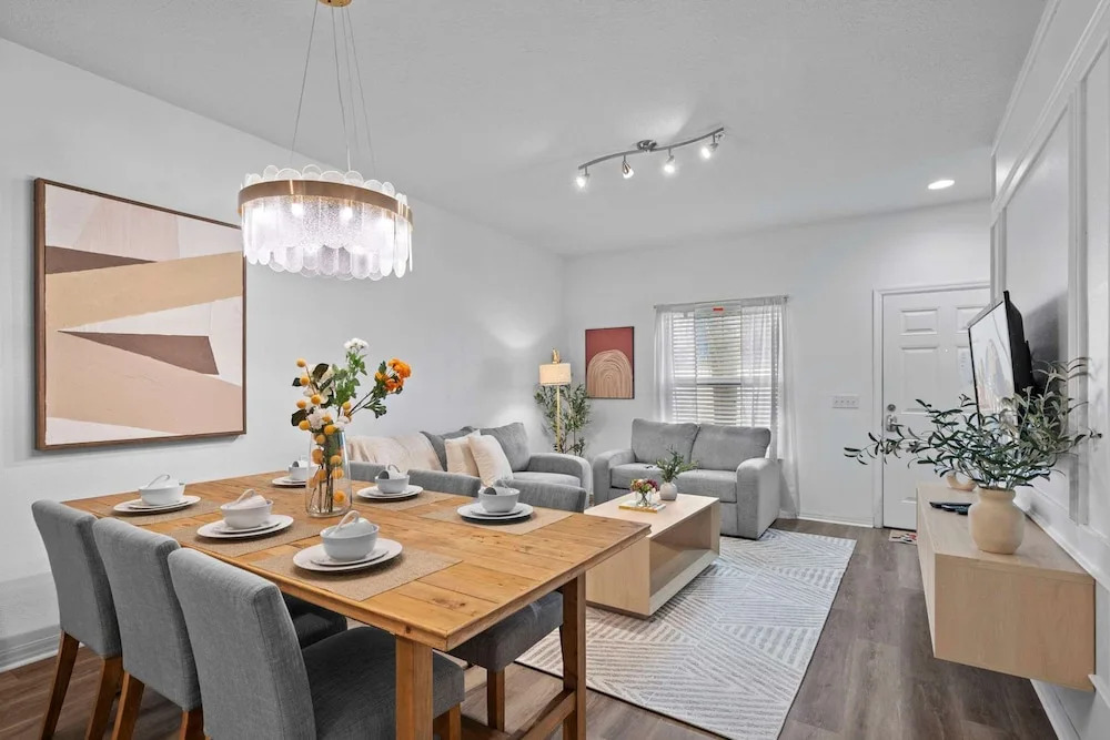 Modern 3 Bed Villa Newly Renovated Prime Location