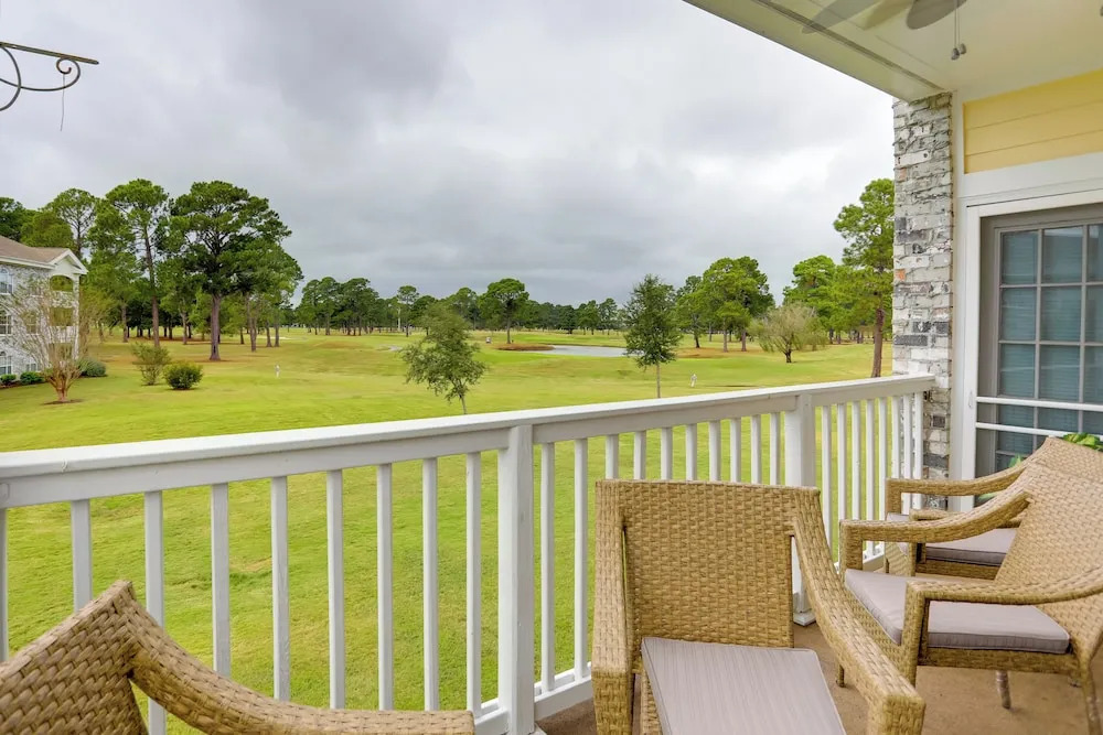 < 2 Mi to Coast: Condo w/ Pool in Myrtle Beach