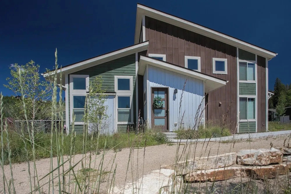 Luxury WP Mtn Cabin, Free Shuttle, Views & Garage