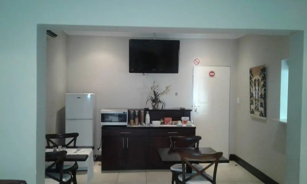 Fairview Bed And Breakfast - Family Room 2