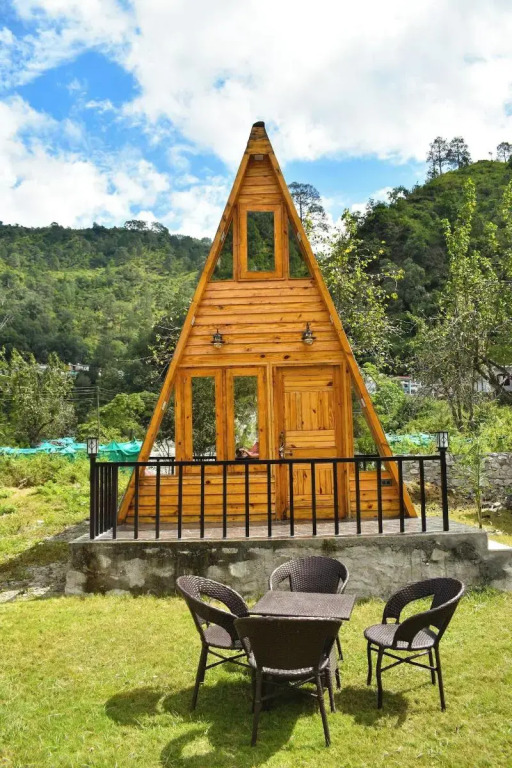 Cabana Riverside Resort - Kainchi Dham