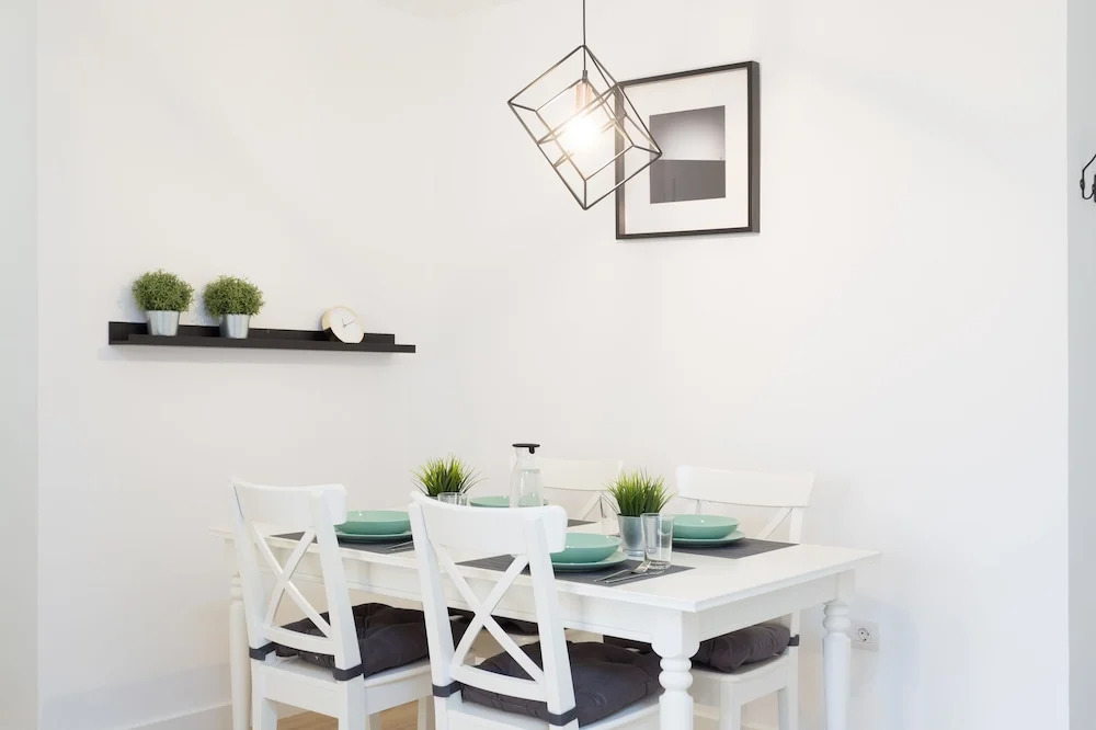 HomeLike Moderm Center Apartment
