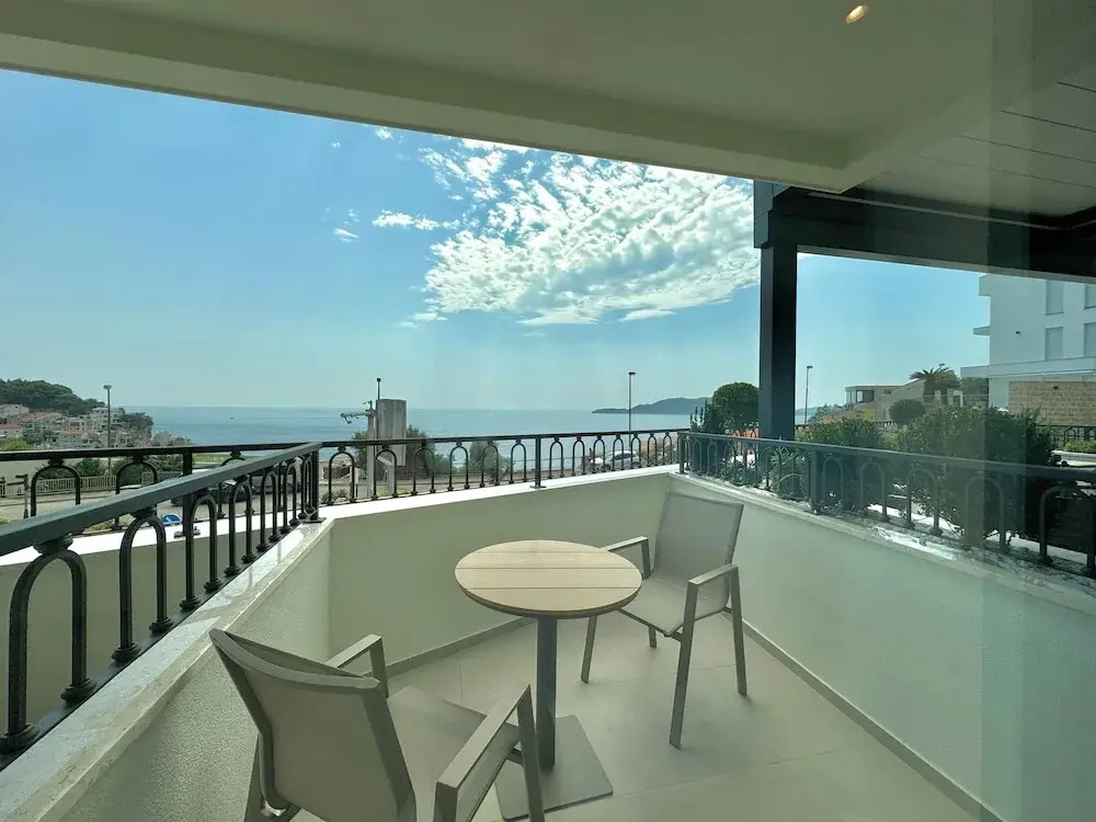 Exclusive Hotel