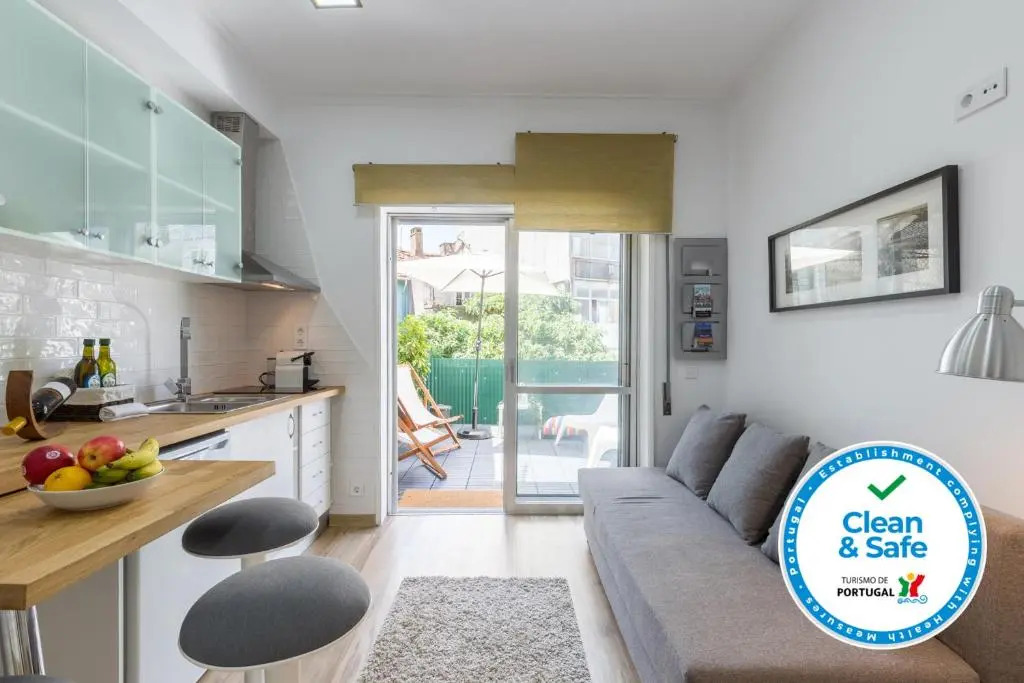Host Wise - Modern Flats with Stunning Terrace or Balcony - Central Location