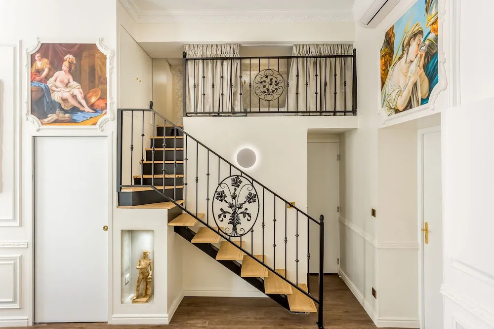 Luxury 3 Bedroom 2 Bathroom Palace Apartment - AC - Louvre