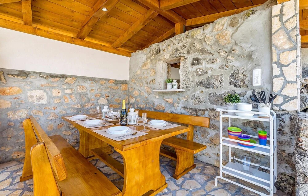 Pet Friendly Home In Sveti Vid