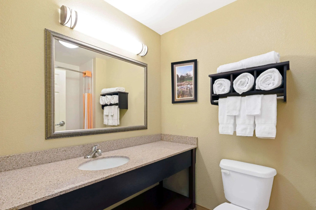 La Quinta by Wyndham Stillwater -University Area